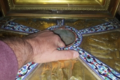 42 _Hand in Hole of the Calvary Cross